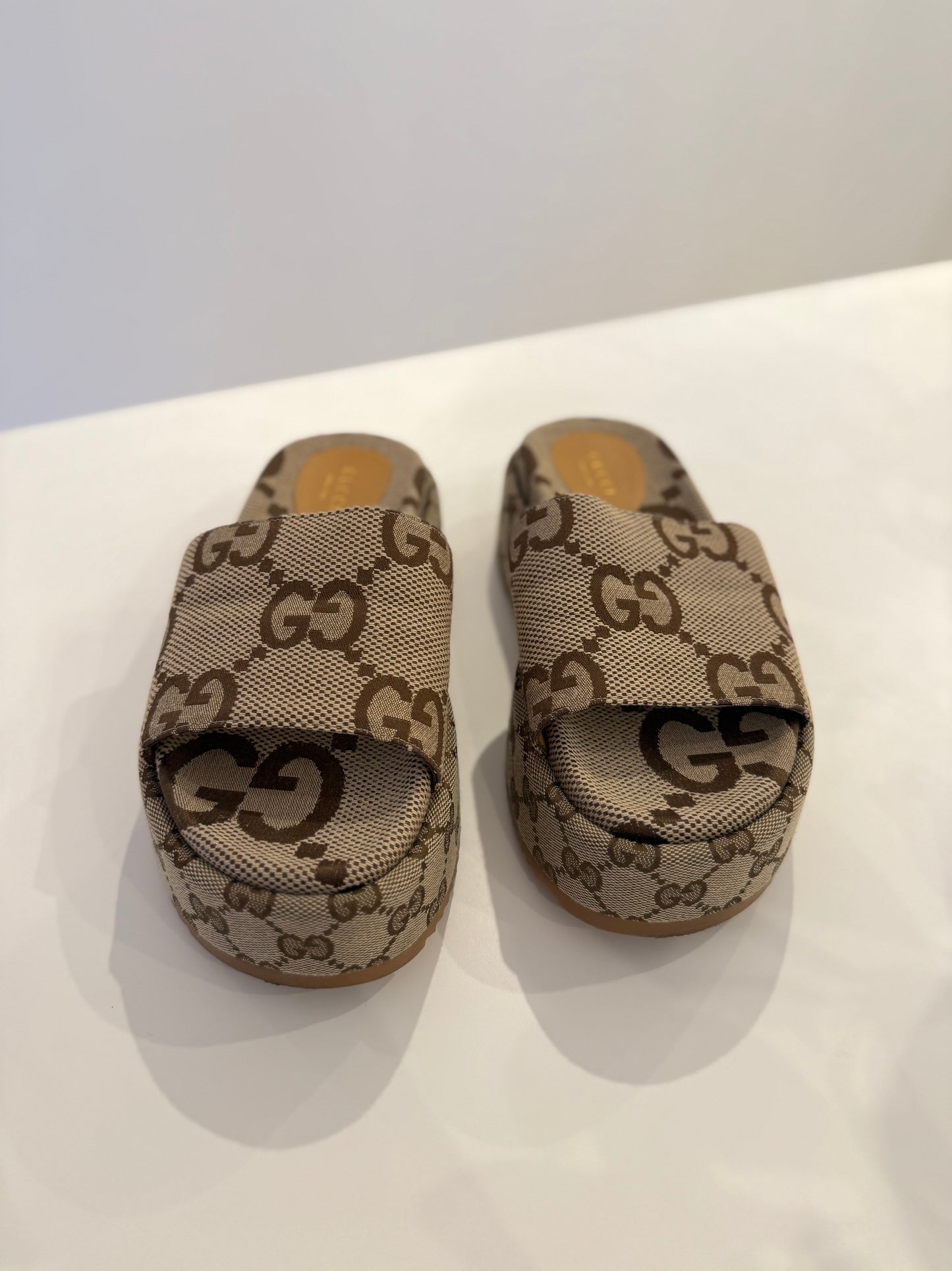 Gucci sandaalit 36,5