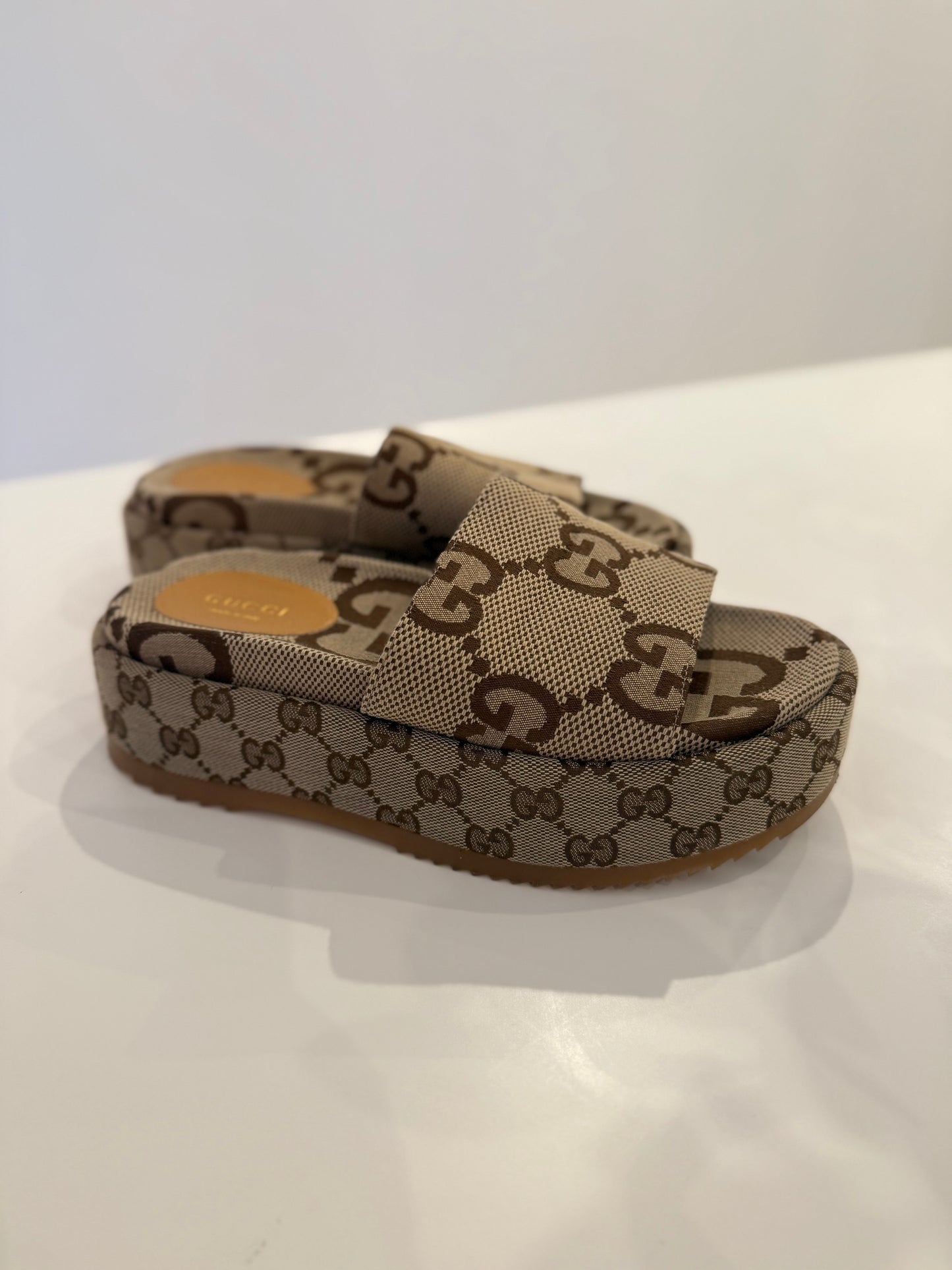 Gucci sandaalit 36,5